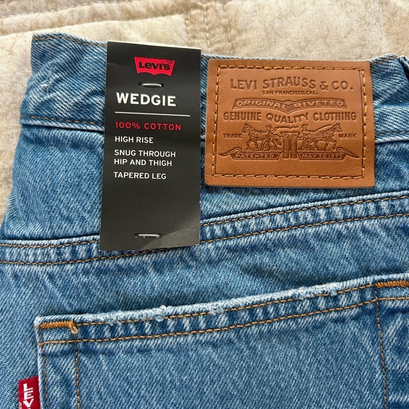 Levi’s wedgie fit jeans - Picture 3 of 3